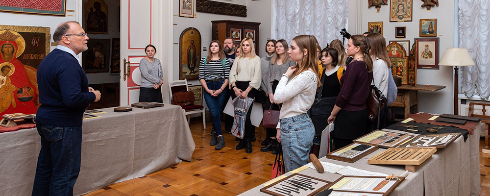 ВЫСТАВКА «РУССКИЕ ПИСЬМЕНА. РИСОВАНИЕ СЛОВЕС»